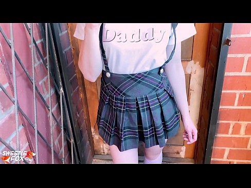 ❤️ Moksleivė giliai čiulpia savo penį ir dulkinasi vietoj pamokų. ️❌ Dulkinimo video prie mūsų ☑