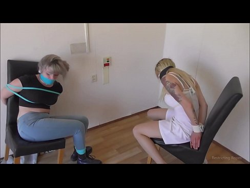 ❤️ Priklausomas / surištas ir sučiauptas / nelaimės ištikta mergina ️❌ Dulkinimo video prie mūsų ☑