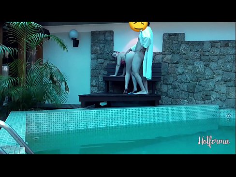 ❤️ Bosas pakviečia tarnaitę į baseiną, bet negalėjo atsispirti karštam ️❌ Dulkinimo video prie mūsų ☑