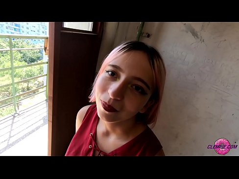 ❤️ Studentė jausmingai čiulpia nepažįstamąjį užmiestyje - sperma ant jo veido ️❌ Dulkinimo video prie mūsų ☑
