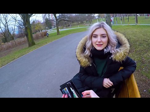 ❤️ Už pinigus nuryja karštą nepažįstamojo spermą - blowjob in the park by Eva Elfie ️❌ Dulkinimo video prie mūsų ☑